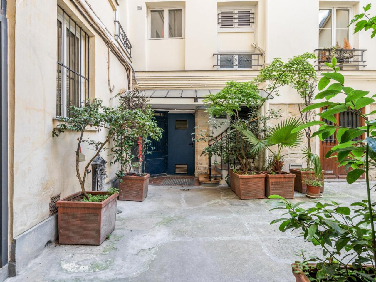 Joli Studio Rue De Nazareth Париж Екстериор снимка