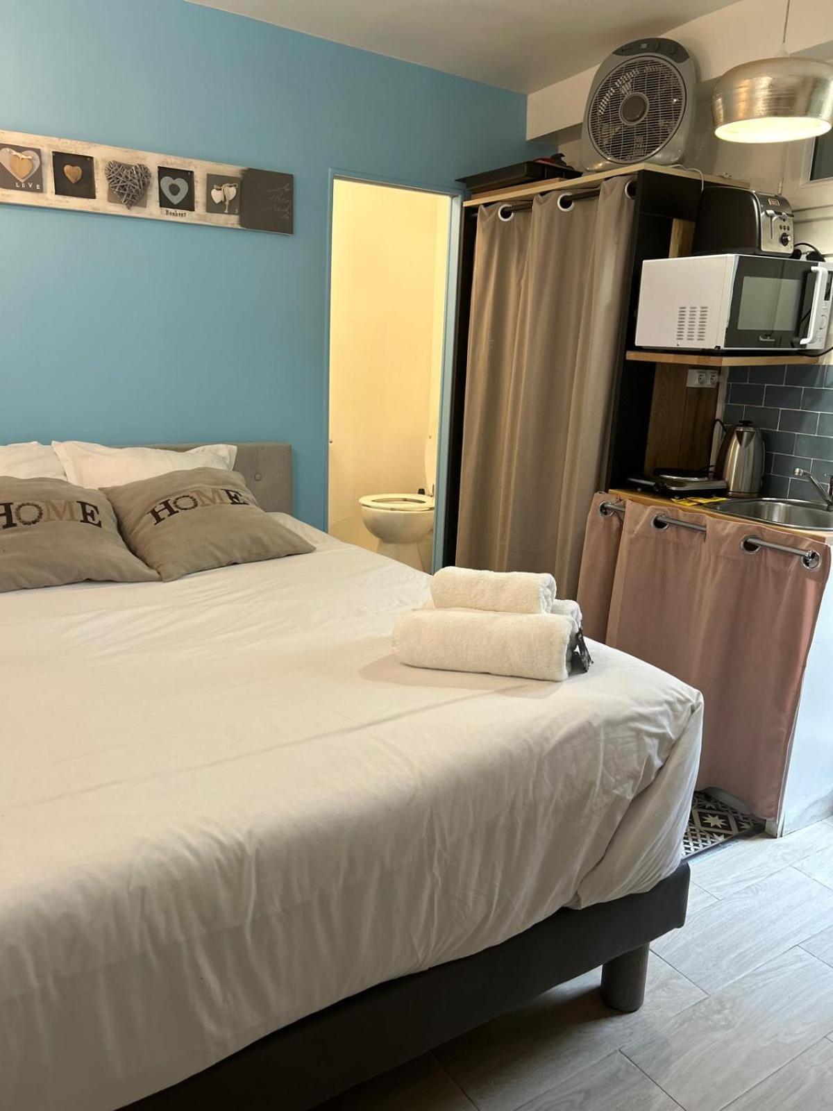 Joli Studio Rue De Nazareth Париж Екстериор снимка