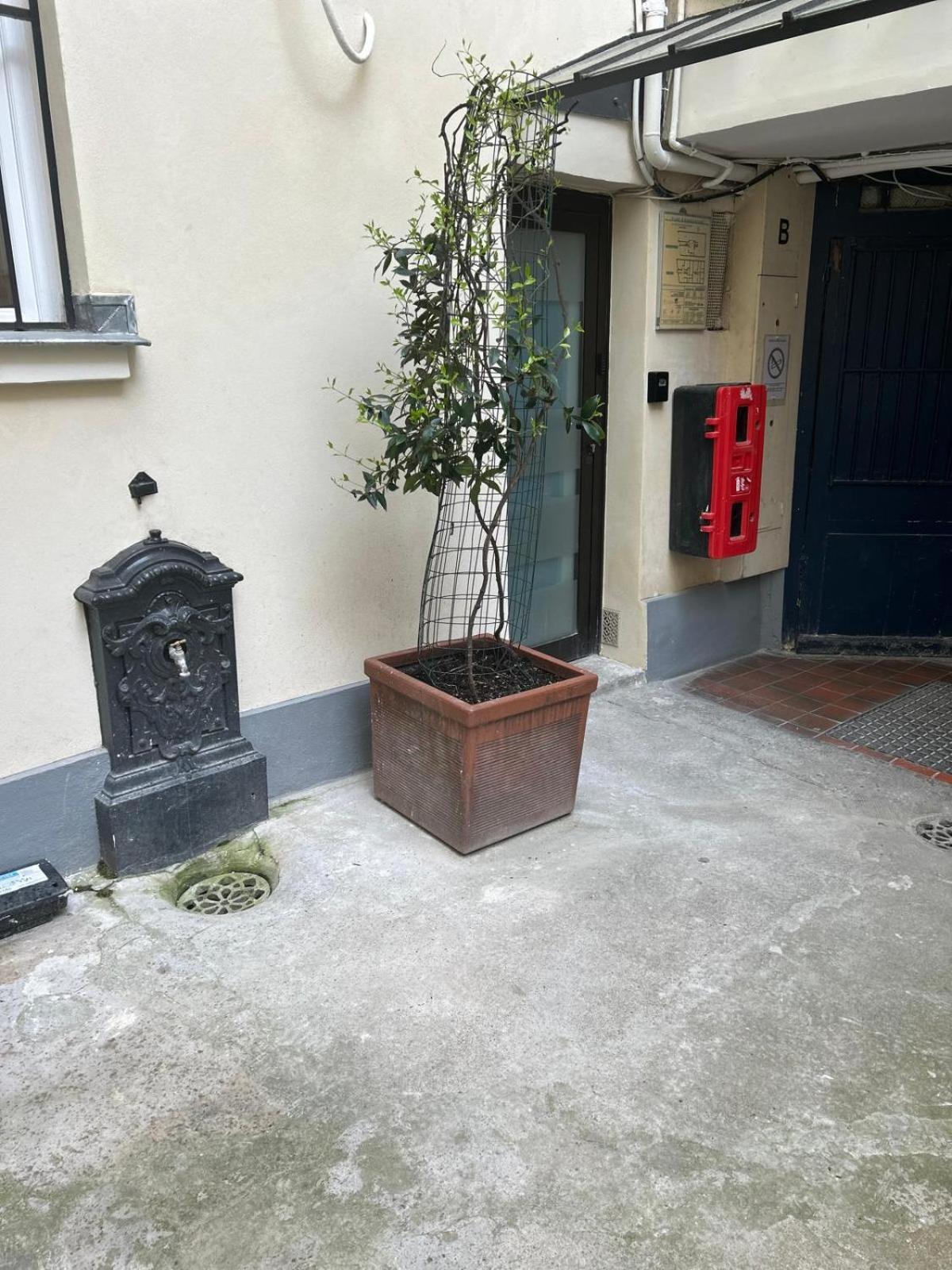 Joli Studio Rue De Nazareth Париж Екстериор снимка